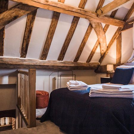 Taylour House - Edenbridge, Sleeps 10, Historic, Unique Yet Modern Villa Bagian luar foto
