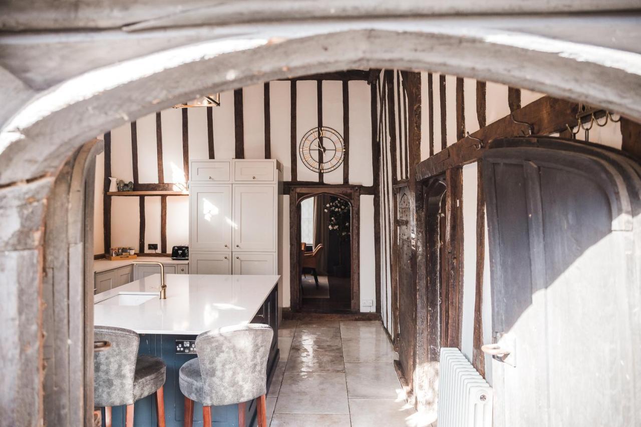 Taylour House - Edenbridge, Sleeps 10, Historic, Unique Yet Modern Villa Bagian luar foto